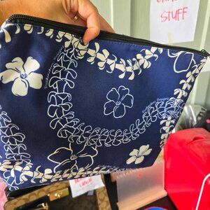 BLUE POUCH